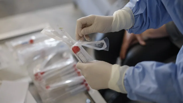 Studiu: Un medicament antitumoral dă speranțe pacienților Covid-19 aflați în fază critică