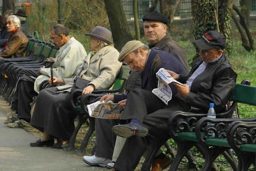 În România sunt peste 5 milioane de pensionari cu o pensie medie de circa 300 de euro