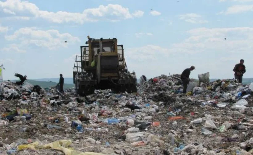 Primăria București vrea să construiască noi gropi de gunoi