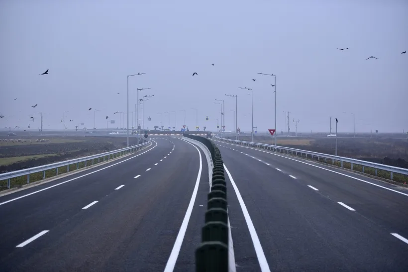 Guvernul a aprobat contractul de finanțare cu BEI, în valoare de 200 de milioane de lei, pentru o nouă secțiune a autostrăzii A3