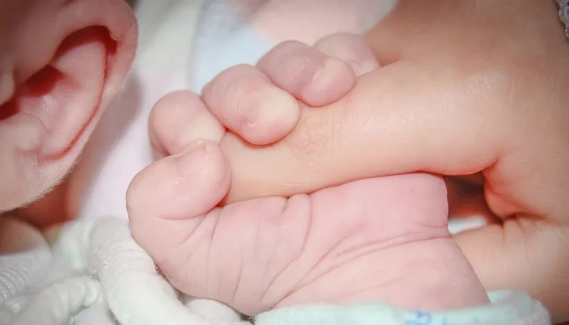 Persoanele și cuplurile infertile care doresc să aibă copii vor fi ajutate de stat