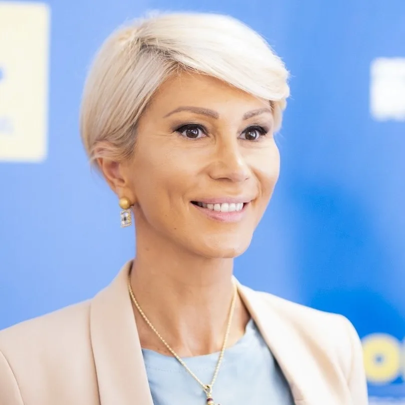 Ministrul Culturii anunță că va cere companiei Louis Vuitton recunoașterea iei cu șinoare