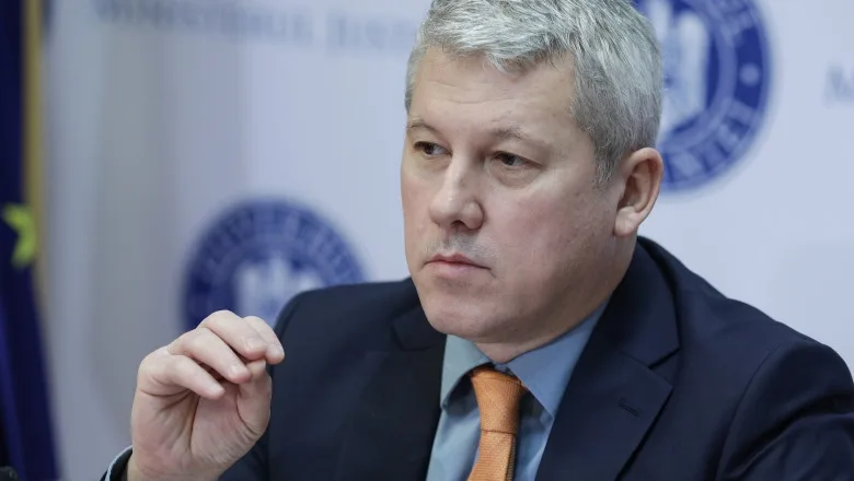 Deputații au respins moțiunea împotriva ministrului de Interne inițiată de AUR