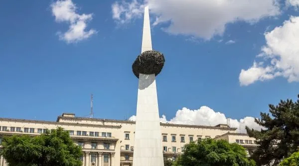 REPER apără memoria Pieței Revoluției, locul unde, în 1989, oamenii au strigat “Libertate!”  și au fost împușcați