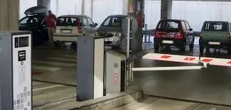 Sistemul automat de taxare din parcarea Pieței Halelor, din Brăila, repus în funcțiune