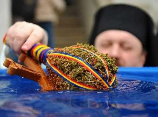 Agheasmă Mare pentru Bobotează: 10.000 de litri vor fi distribuiți la Catedrala Patriarhală