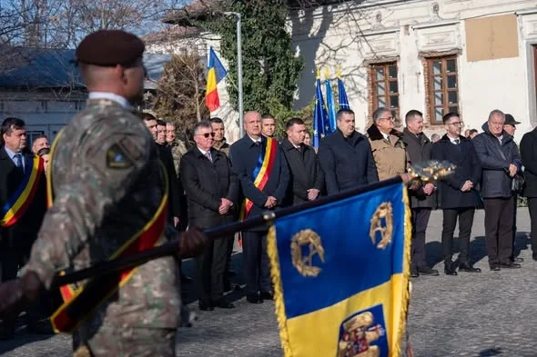 Ceremonie militară: Batalionul 24 Infanterie „Ecaterina Teodoroiu” a primit drapelul de luptă