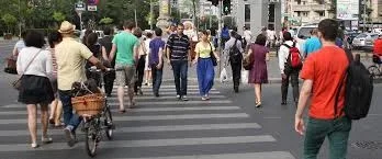 Românii îngrijorați de corupție și creșterea prețurilor: un sondaj arată pesimismul majoritar față de direcția țării