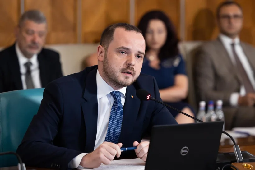 România propune conversia datoriei către Pfizer în medicamente pentru pacienți