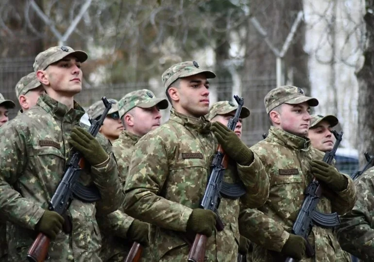 România accelerează producția militară: la Cugir se va fabrica „cea mai modernă armă de asalt din lume”