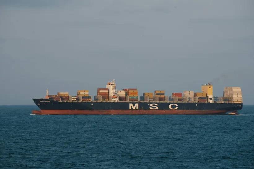 MAE confirmă: patru cetățeni români, sechestrați pe o navă în Iran