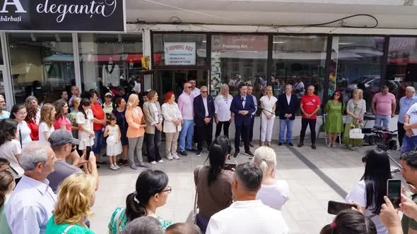Vernisaj al elevilor Școlii Populare de Artă „Octav Enigărescu”