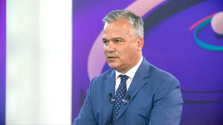 Șoc politic la București: Cabinetul propus de Adrian Veștea, respins la limită în Legislativ