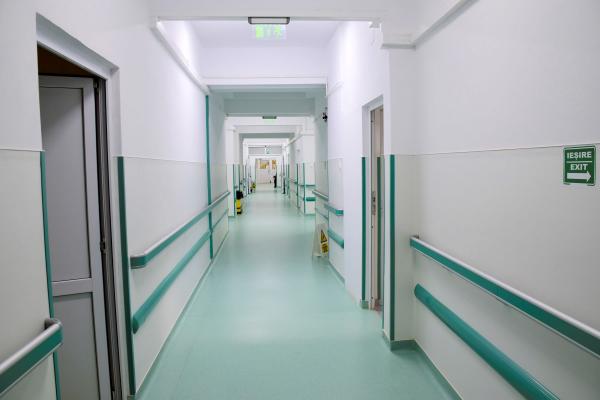 Cursuri &icirc;n spital: Ministerul Educației caută profesori pentru &bdquo;Școala din spital&rdquo;