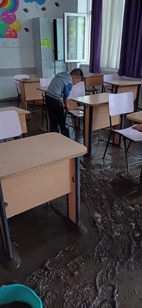 Ligia Deca merge la Galați pentru a vedea școlile afectate de inundații