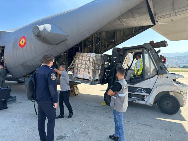 Un avion al Forțelor Aeriene Române a adus 69 de persoane din Liban