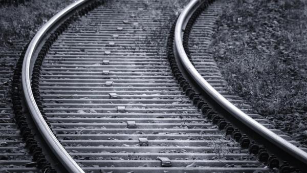 Circulația trenurilor, restricționată pe o magistrală feroviară din sudul țării