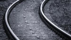 Circulația trenurilor, restricționată pe o magistrală feroviară din sudul țării