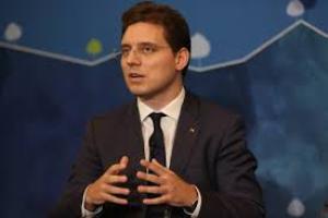 Semnal de alarmă tras de vicepreședintele PE: Peste 75% dintre companiile europene nu găsesc angajați cu competențe digitale