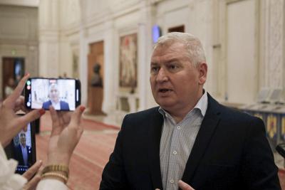 Un deputat liberal susține că a fost bătut &icirc;n Parlament și anunță că va depune pl&acirc;ngere penală