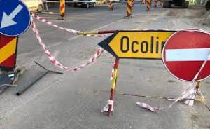Un sens giratoriu din Târgoviște este în reparații