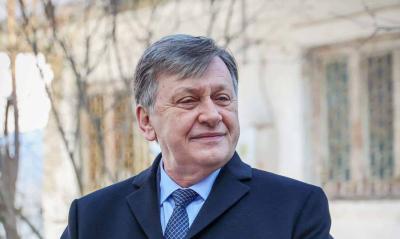 Propunerea lui Crin Antonescu: Magistrații care vor intra în magistratură trebuie să iasă la pensie la 65 de ani