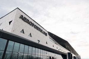 PSD Iași vrea să știe de ce se retrage o companie aeriană de pe aeroportul ieșean