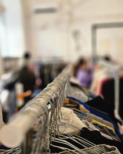 &bdquo;Bebe de București are hăinuțe&rdquo;