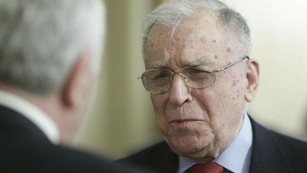 Medicii despre Ion Iliescu: stabil cardiovascular, în continuare cu necesar de asistare minimă respiratorie și necesar de oxigen