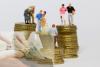 Pensionarii primesc banii mai devreme: calendar modificat de Paște