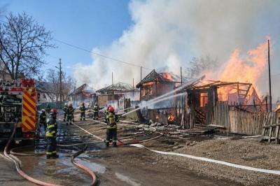 Case distruse de flăcări &icirc;n Soveja. Ajutoare guvernamentale pentru victimele incendiului