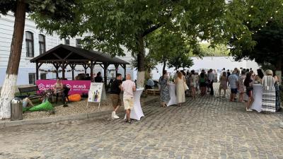 &bdquo;Vin la curte&rdquo; &icirc;n curtea Bibliotecii &bdquo;Alexandru D. Xenopol&rdquo; din Arad