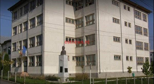 Reabilitarea curților unităților de învățământ din Vaslui, în atenția CML