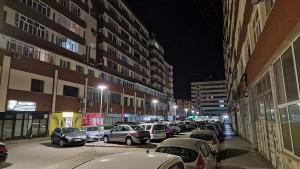 Marcel Romanescu, Primarul Municipiului Targu Jiu: &bdquo;Am pornit noul sistem de iluminat public din cartierul Alexandru Vlahuță&rdquo;