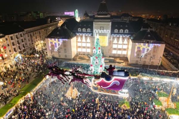 Show &icirc;n stradă, &icirc;n Craiova, de Crăciun
