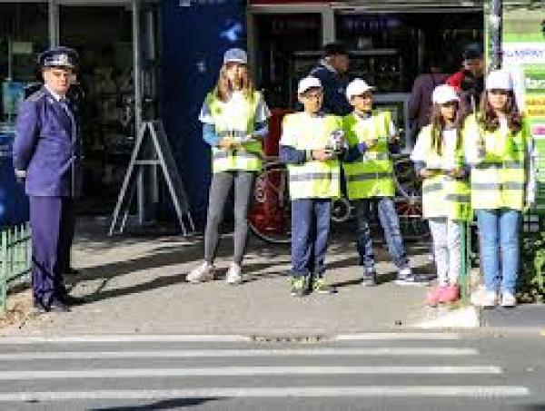 Patrule şcolare pentru siguranţa elevilor, &icirc;n municipiul Giurgiu