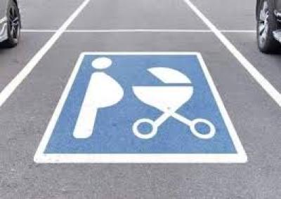 Primăria Buzău amenajează locuri de parcare pentru șoferițe gravide