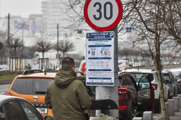 În sectorul 6 mașinile „uitate”parcate pe străzi vor fi relocate, pentru deszăpezire