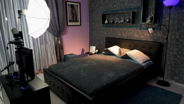 Caz incredibil! O femeie de 54 de ani care facea videochat, condamnată la &icirc;nchisoare cu suspendare și la muncă &icirc;n biserică