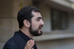 Un deputat cheamă administrația prezidențială la Tribunal pe tema deplasărilor externe ale președinților României