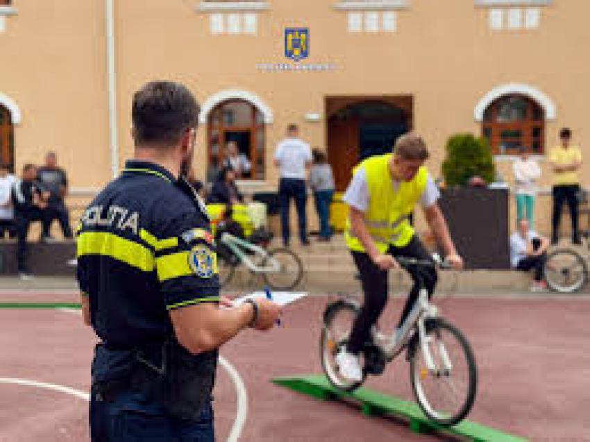 Săptămâna Siguranței Rutiere marcată de concursul „BIKE” pentru elevii din Târgoviște