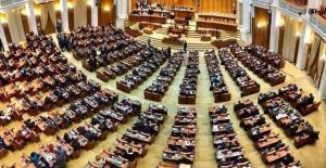 Reuniune la Parlament pentru suspendarea președintelui, anulată