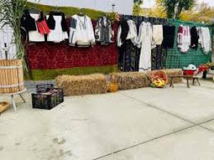 Atelier meșteșugăresc în Târgu Jiu, sub forma unei șezători cu tradiție