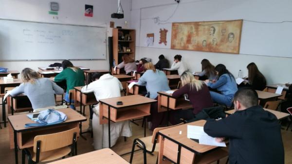 Ministerul Educației a decis că elevii capabili de performanțe vor putea promova doi ani de studiu &icirc;ntr-un an școlar