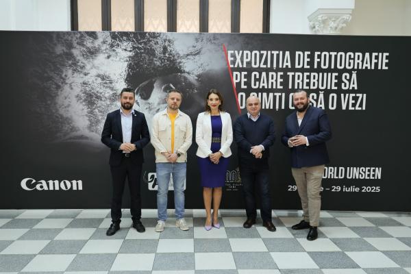 Arta fotografică, într-o expoziție inedită deschisă la Palatul Culturii din Iași