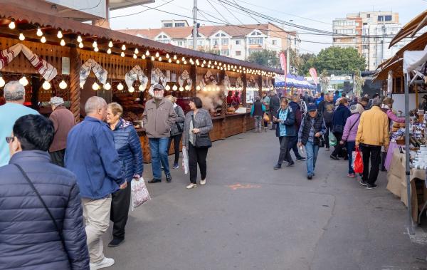 Cel mai mare ceaun cu zacuscă și simfonia plăcintelor, atracțiile T&acirc;rgului de Toamnă de la Galați