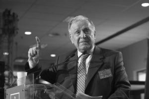 Avocatul lui Ion Iliescu va continua să-l reprezinte pe fostul președinte &icirc;n procesele aflate pe rol