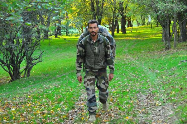 Bărbat trimis &icirc;n judecată pentru că a construit o troiță cu un simbol asociat mișcării legionare