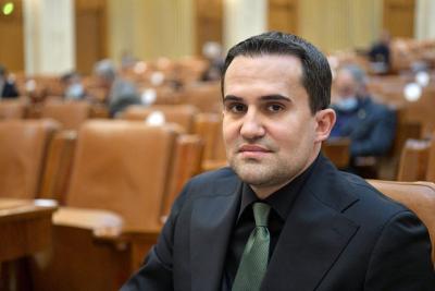 Ministrul Transporturilor anunță că directorii CFR &icirc;și vor reduce indemnizațiile cu 10%