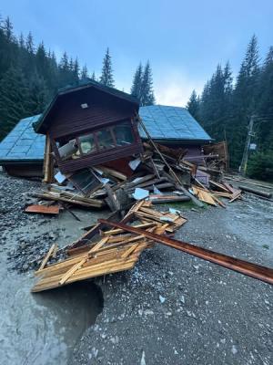 ”Toate persoanele afectate de inundațiile din județul Suceava vor primi sprijin din partea administrației”